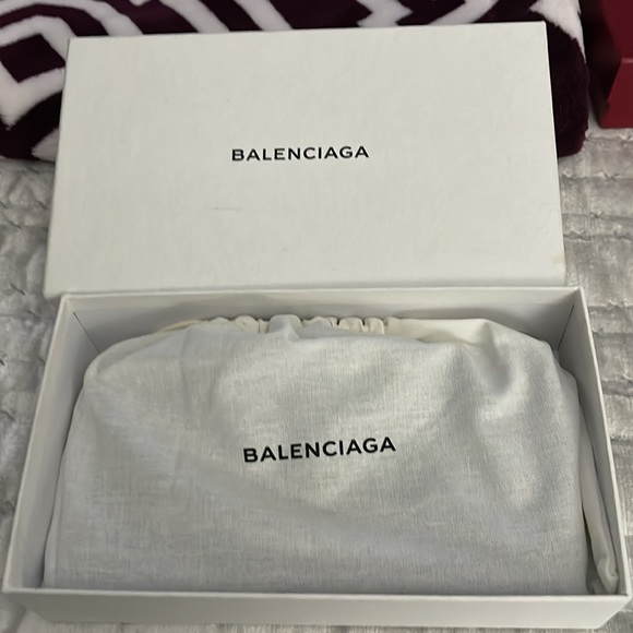 Balenciaga wallet preloved excellent condition black leather full set. - Picture 12 of 12